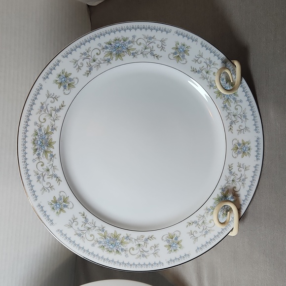 Set of 2 11" Nitto Hanover Plates - Picture 6 of 8